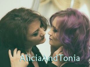 AliciaAndTonia