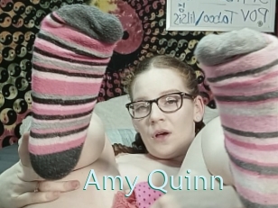 Amy_Quinn Straponles