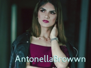 AntonellaBrowwn Straponles