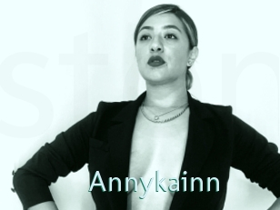 annykainn Straponles