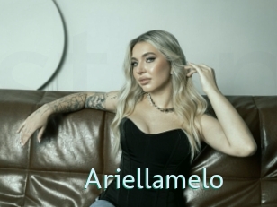 ariellamelo Straponles