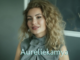 aureliekamya Straponles
