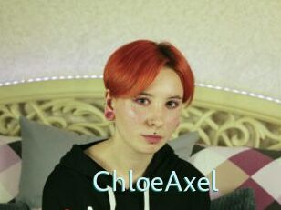 ChloeAxel Straponles