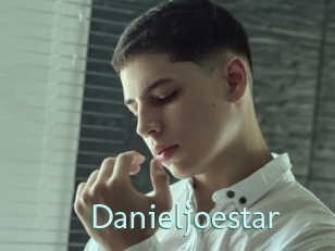 danieljoestar Straponles