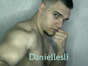 daniellesli Straponles