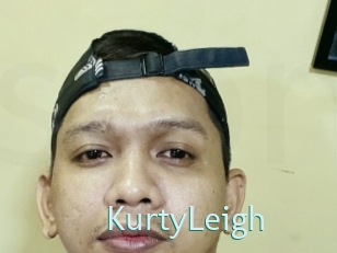KurtyLeigh Straponles