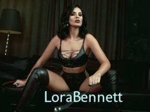 LoraBennett Straponles