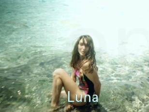 Luna Straponles