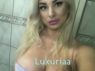 Luxuriaa Straponles