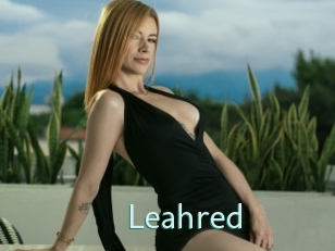 leahred Straponles