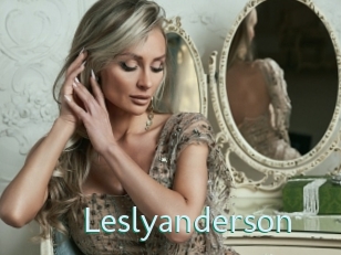 leslyanderson Straponles