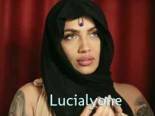 lucialyone Straponles
