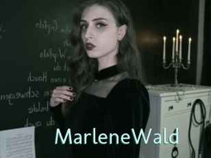 MarleneWald Straponles