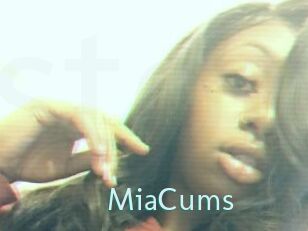 MiaCums