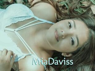 MiaDaviss