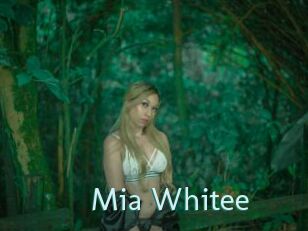 Mia_Whitee
