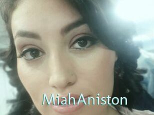 MiahAniston