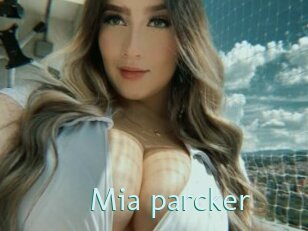 Mia_parcker