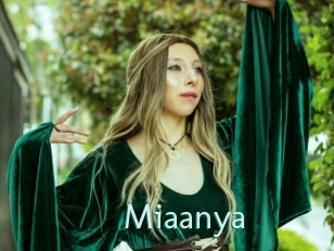 miaanya Straponles