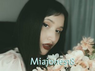 Miajones18