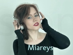miareys Straponles