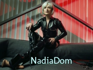 NadiaDom Straponles