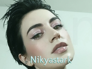 Nikyastark Straponles