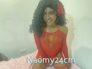 Naomy24cm