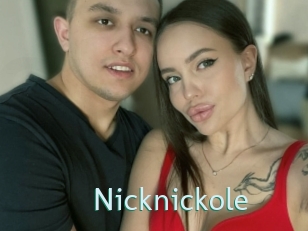 nicknickole Straponles