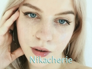 nikacherie Straponles