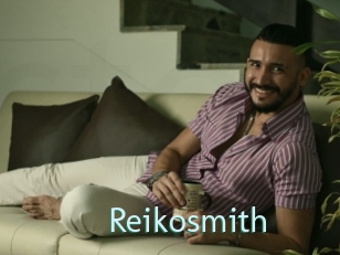 reikosmith Straponles