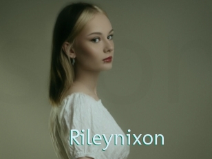 rileynixon Straponles