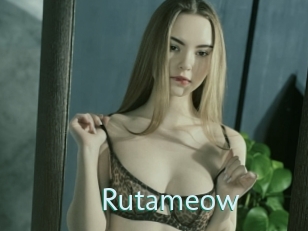 rutameow Straponles