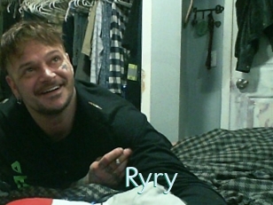 ryry Straponles