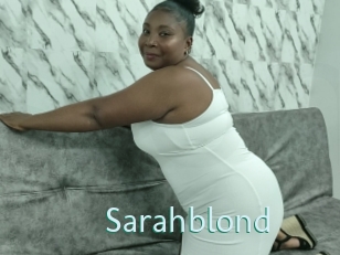 sarahblond Straponles