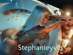 stephanieyves Straponles