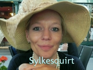 sylkesquirt Straponles