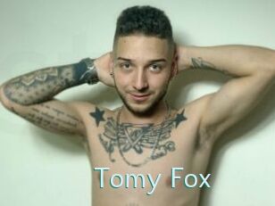 Tomy_Fox