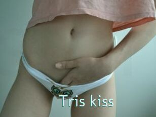 Tris_kiss