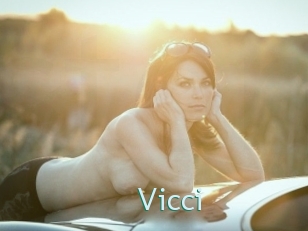 Vicci Straponles