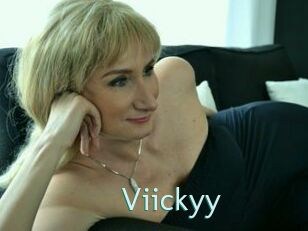 Viickyy