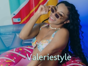valeriestyle Straponles