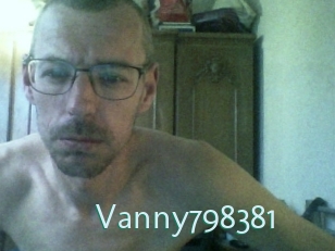 vanny798381 Straponles