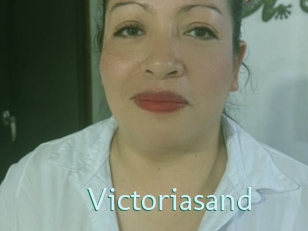 victoriasand Straponles
