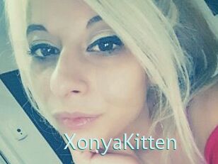 XonyaKitten Straponles